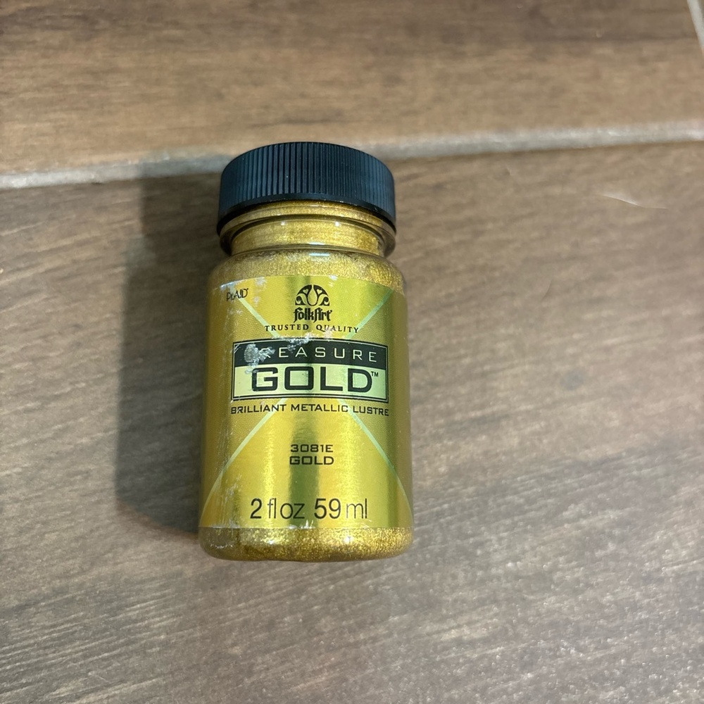 FolkFlirt Gold Glitter Makeup